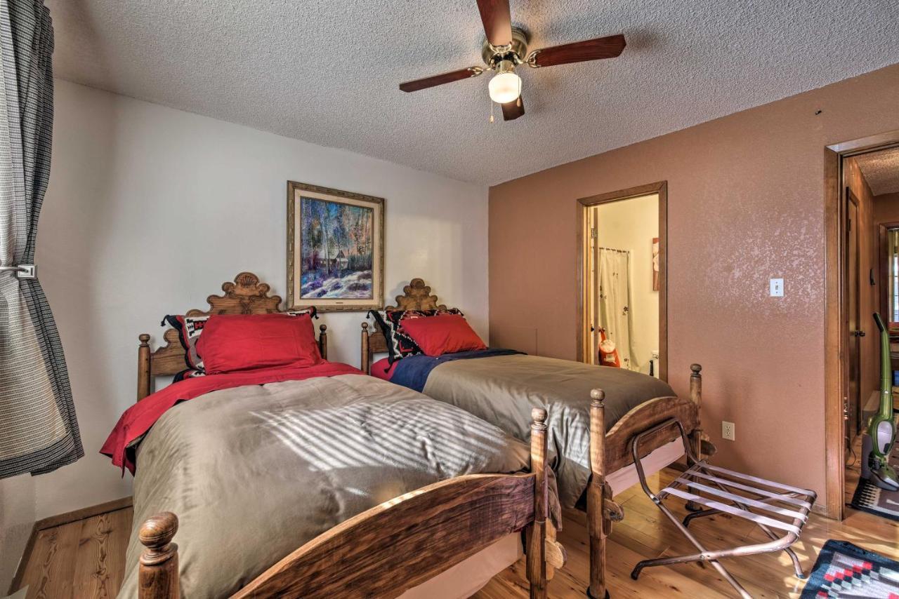 Downtown Red River Retreat With Mtn Views And Yard מראה חיצוני תמונה