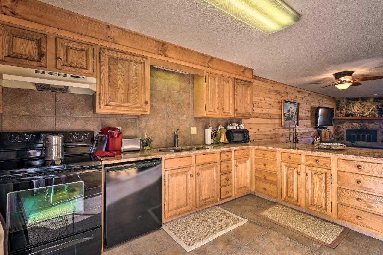 Downtown Red River Retreat With Mtn Views And Yard מראה חיצוני תמונה