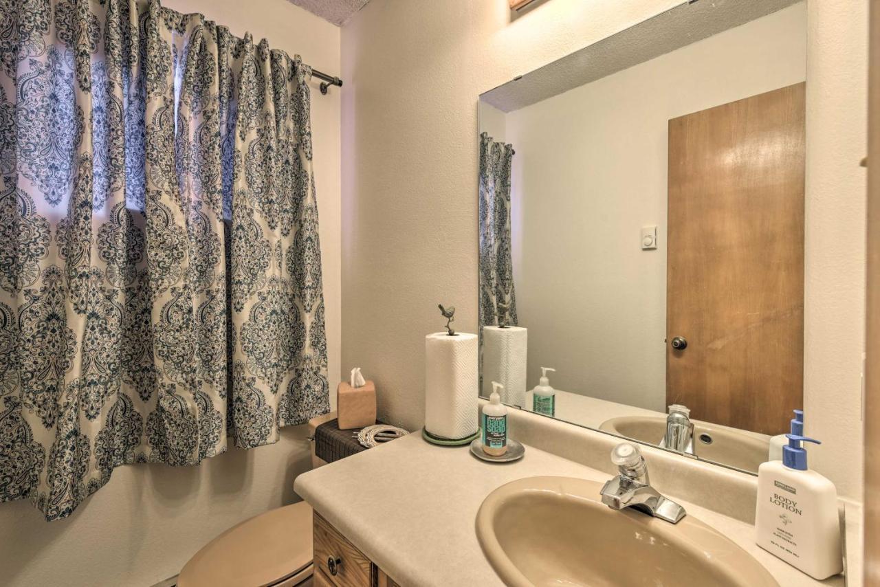 Downtown Red River Retreat With Mtn Views And Yard מראה חיצוני תמונה