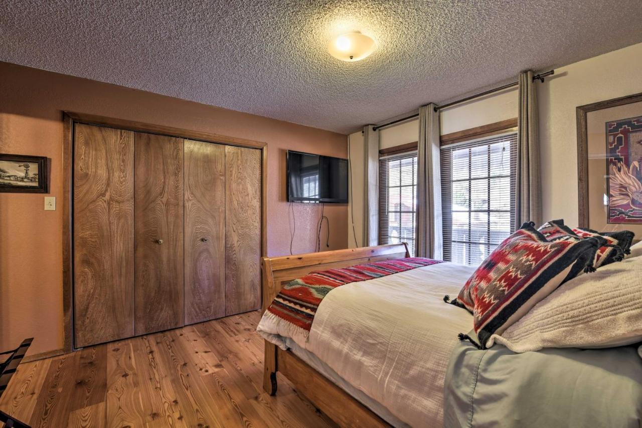 Downtown Red River Retreat With Mtn Views And Yard מראה חיצוני תמונה