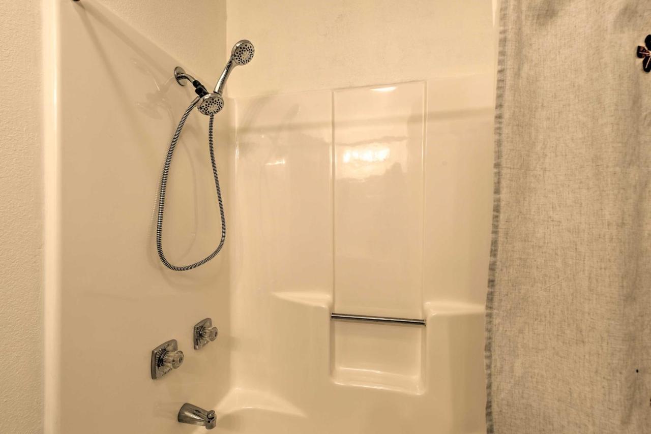 Downtown Red River Retreat With Mtn Views And Yard מראה חיצוני תמונה