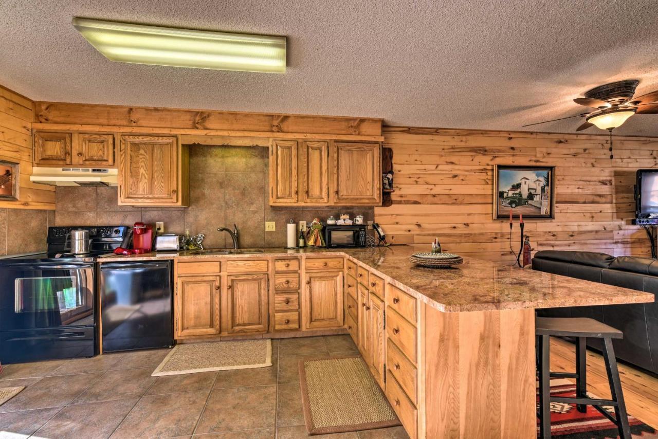 Downtown Red River Retreat With Mtn Views And Yard מראה חיצוני תמונה